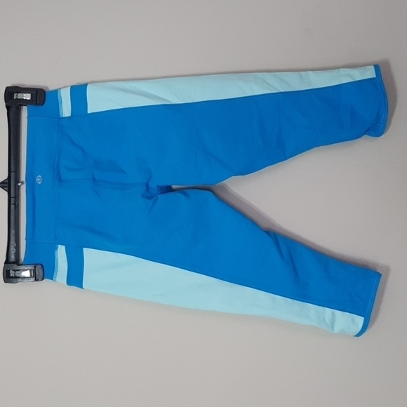 Lululemon Heat it up Ocean Blue Cropped leggings - Picture 8 of 8